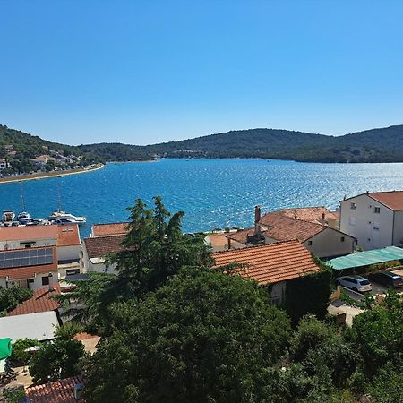 Cuzela-Papata Apartments Tisno Zewnętrze zdjęcie