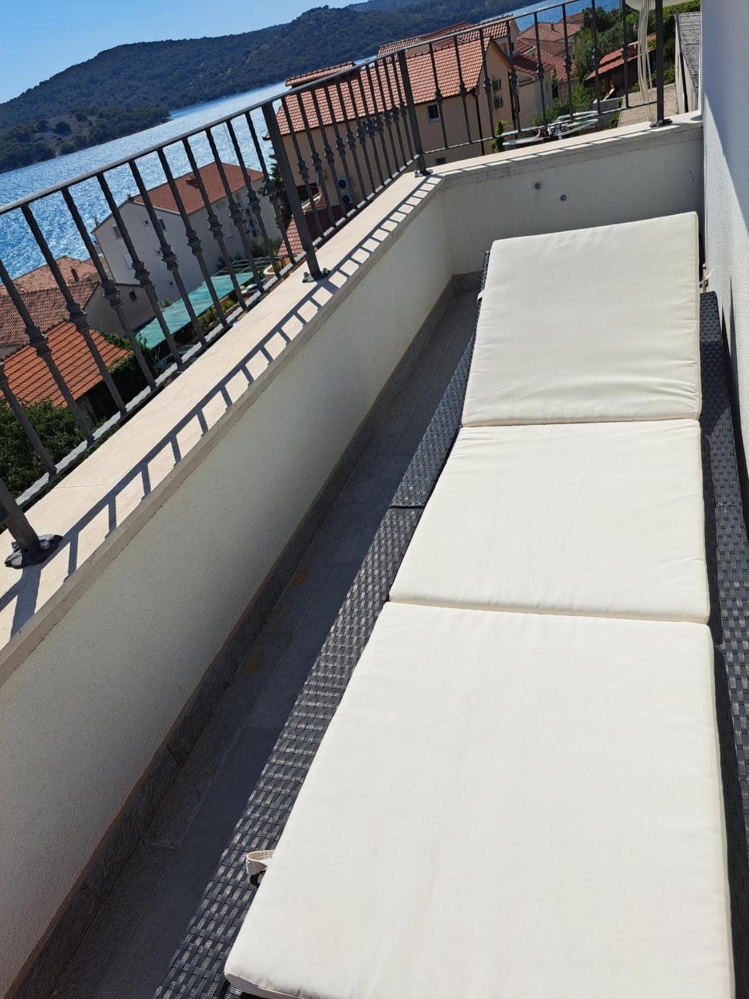 Cuzela-Papata Apartments Tisno Zewnętrze zdjęcie