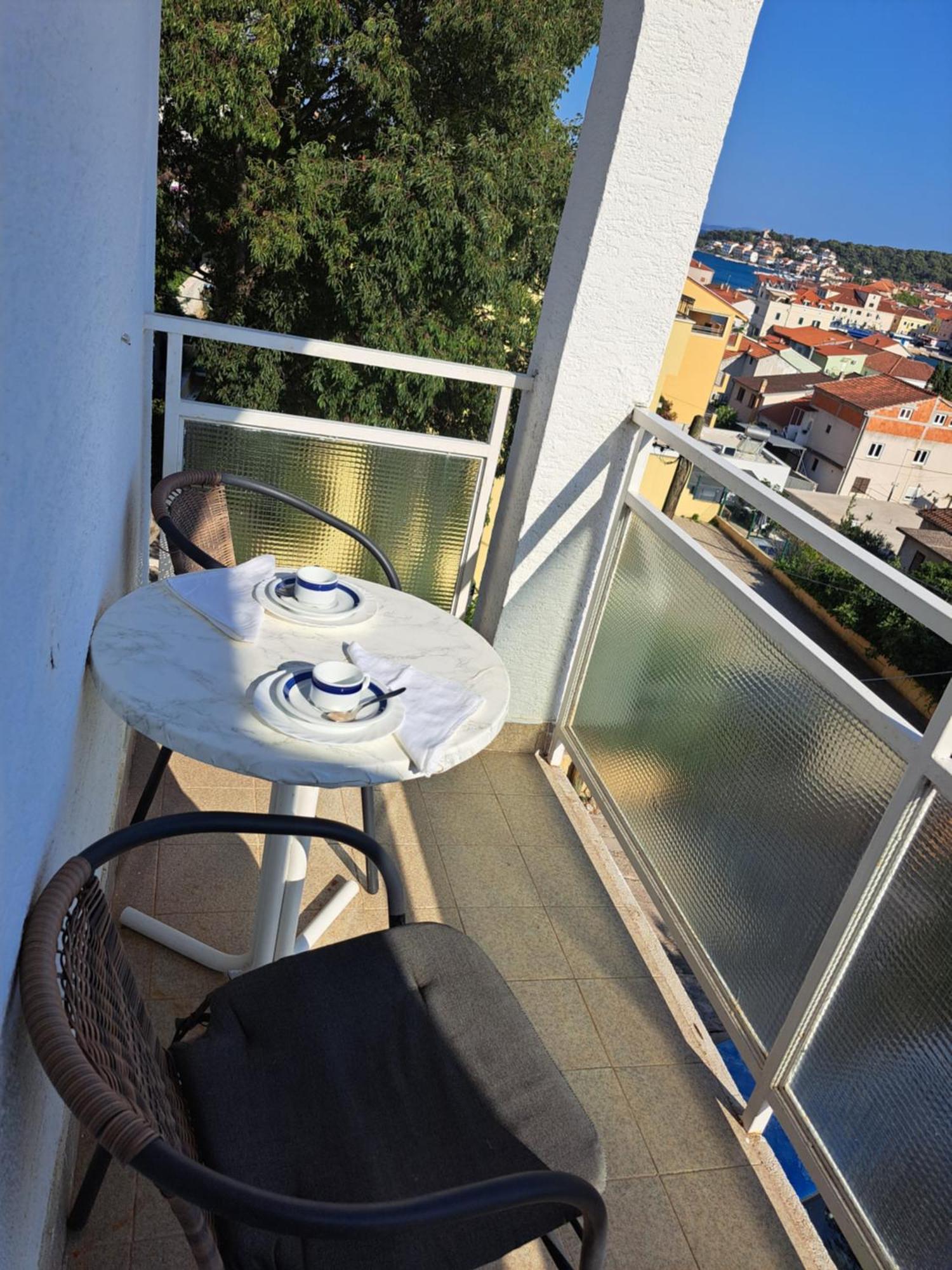 Cuzela-Papata Apartments Tisno Zewnętrze zdjęcie