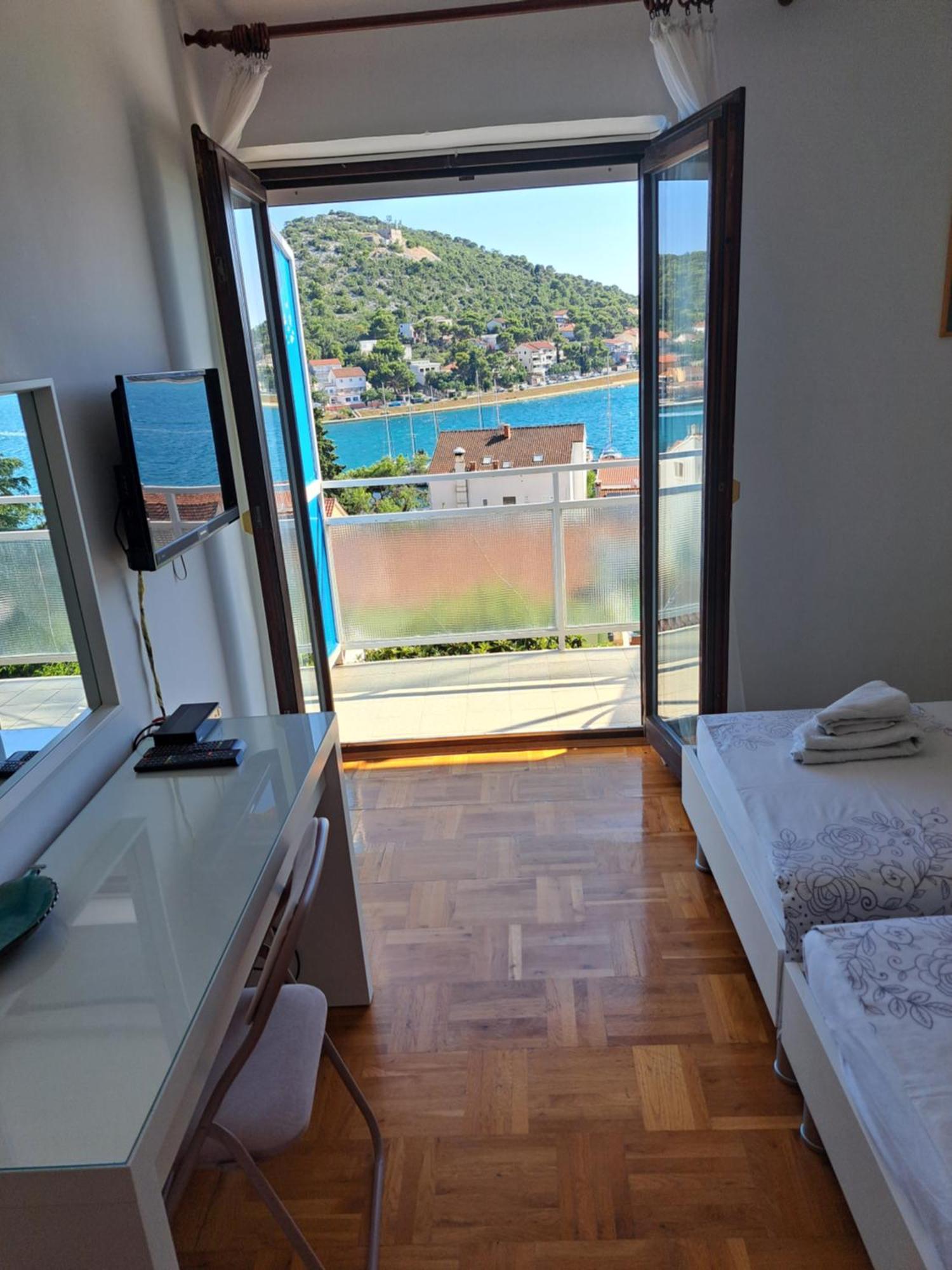 Cuzela-Papata Apartments Tisno Zewnętrze zdjęcie
